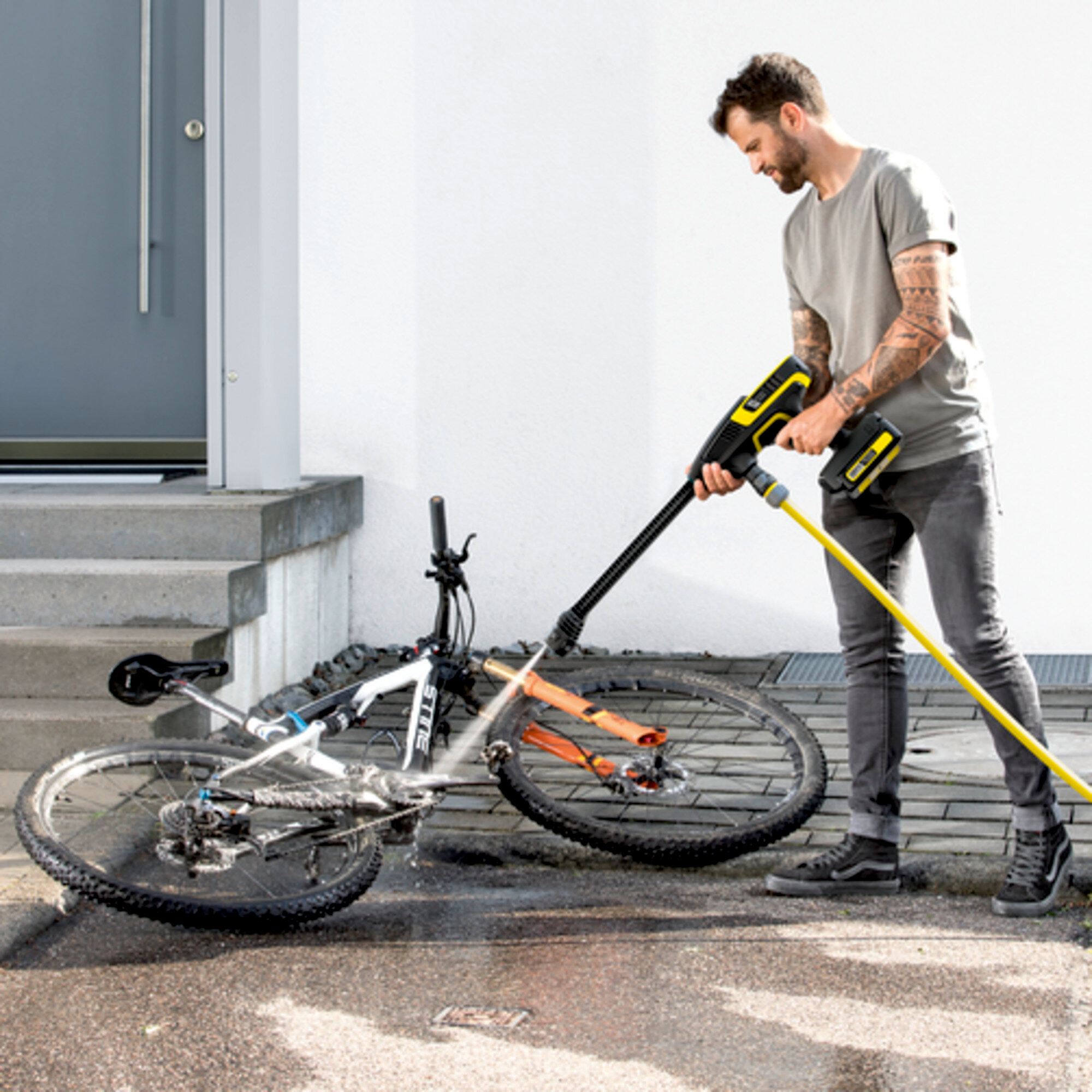 MJ 24 handheld bike flat jet app 06 CI15502x502