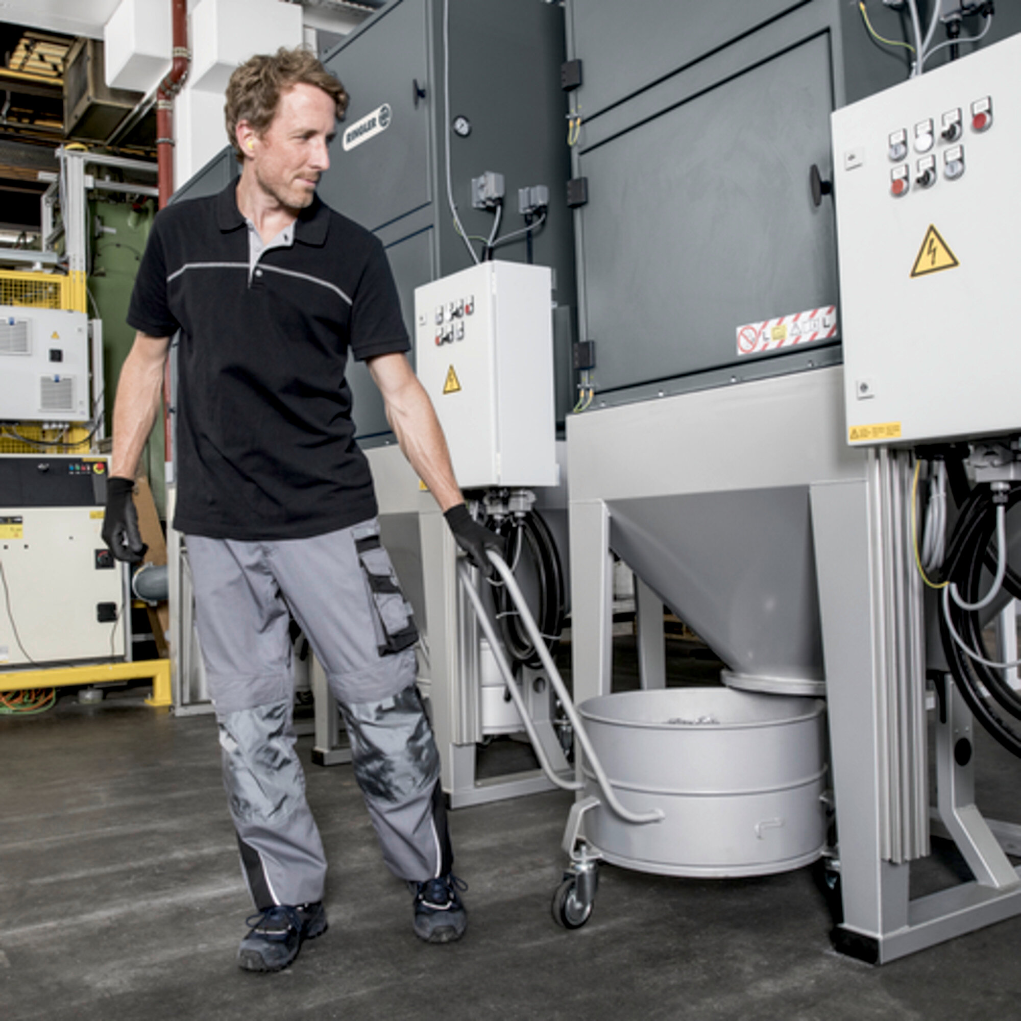 RE 201 D metal processing app 05 CI15502x502
