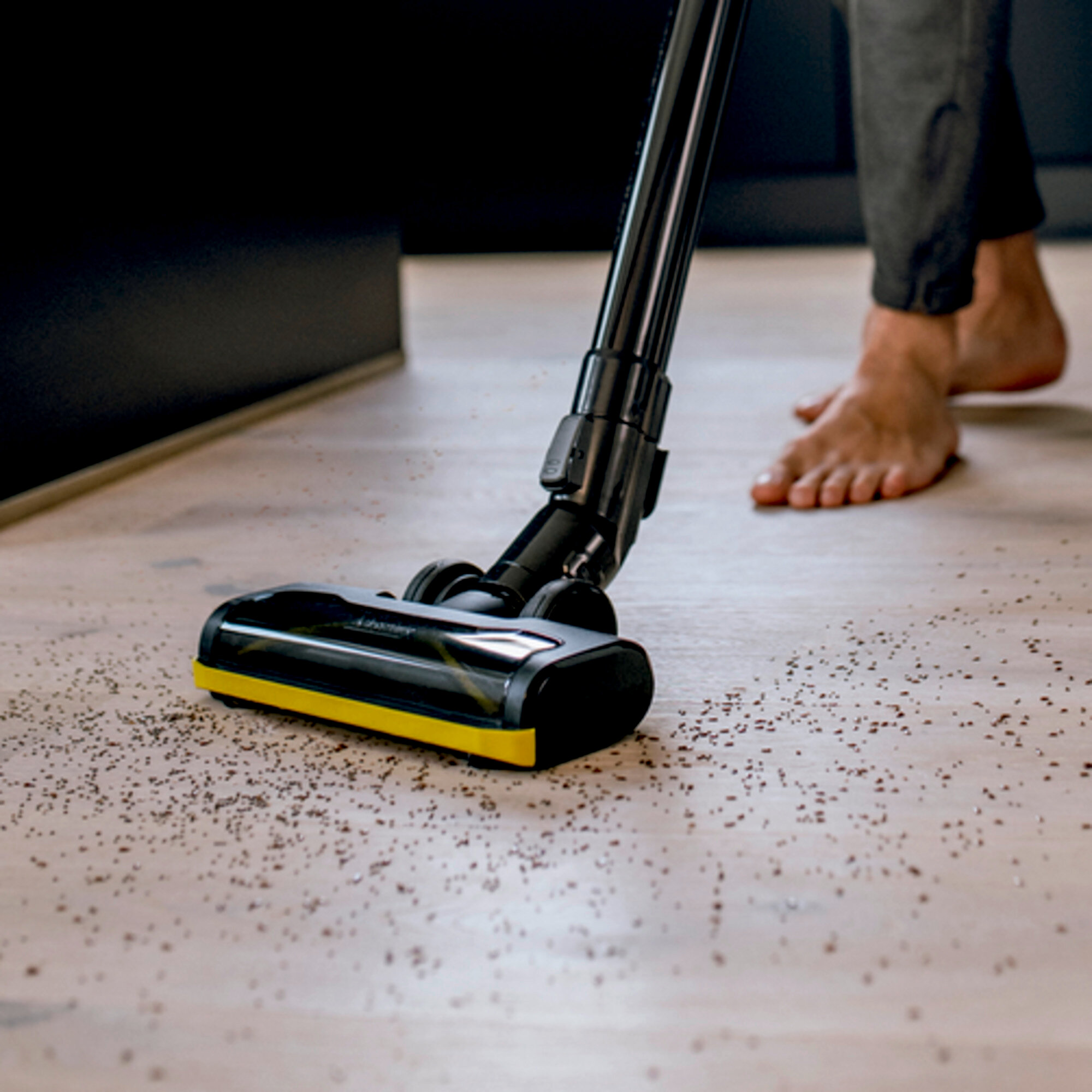 VC 4 Cordless Premium kitchen wooden floor app 03 CI20502x502