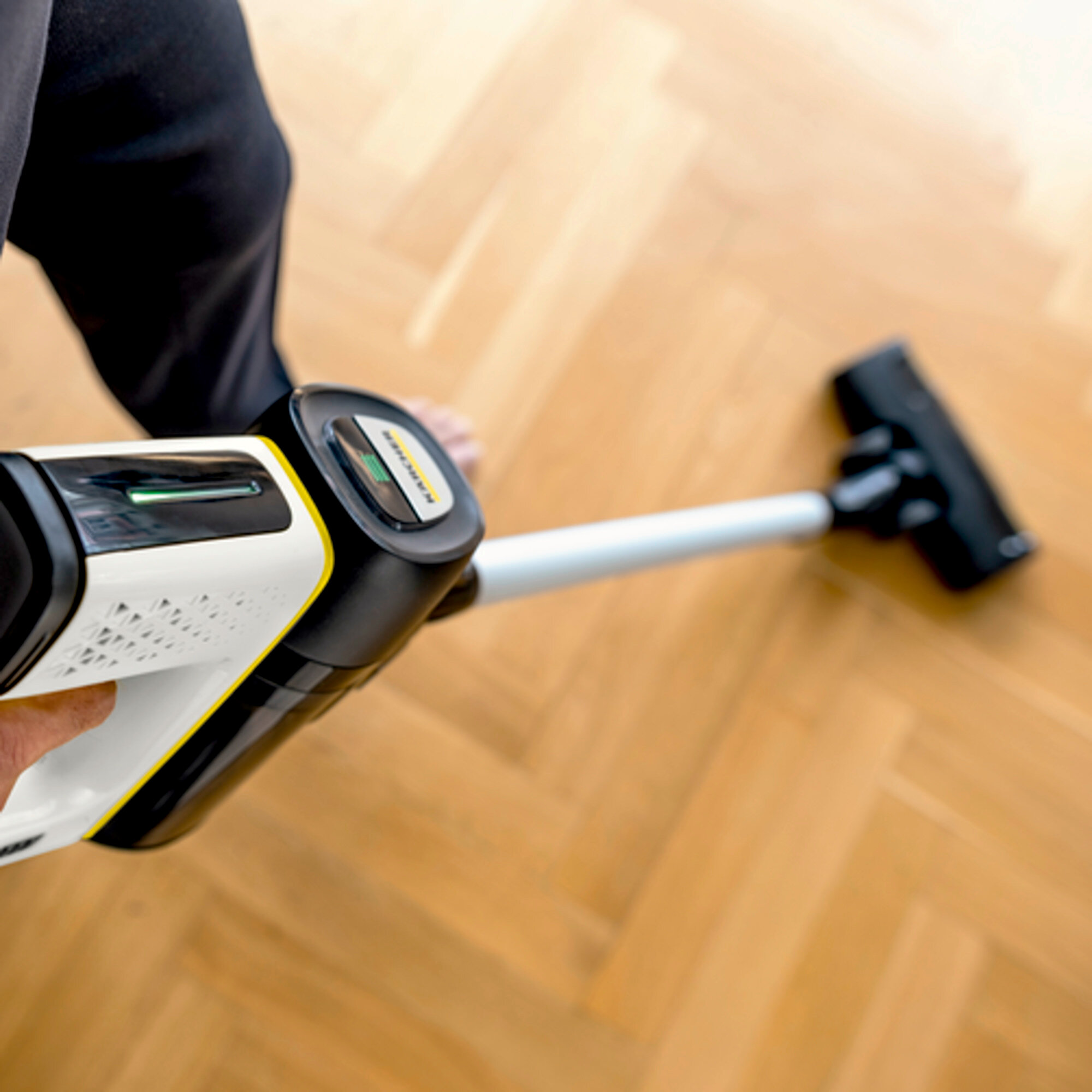 VC 7 Cordless yourMax living room wooden floor app 08 CI20502x502